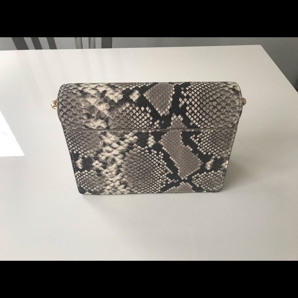 Tory Burch - Parker Convertible Shoulder Bag - Picture 3 of 6
